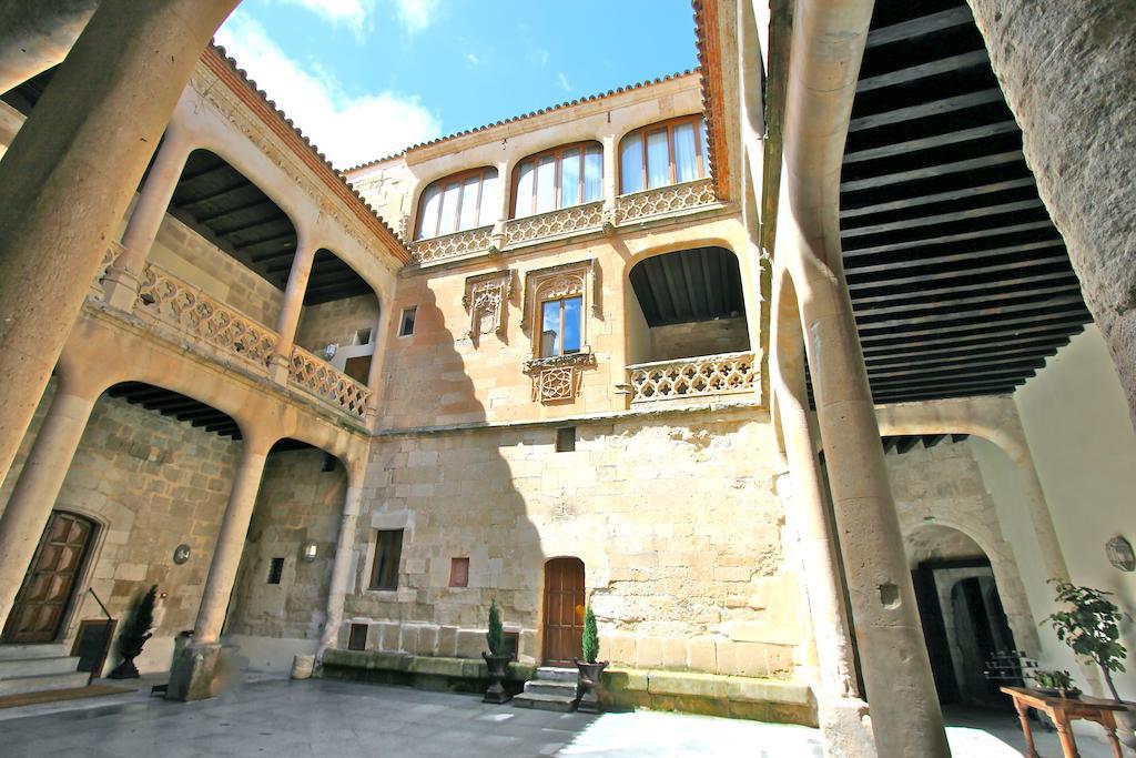 Posada Real Castillo Del Buen Amor Topas Exteriör bild