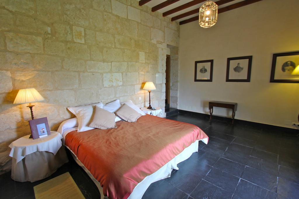 Posada Real Castillo Del Buen Amor Topas Exteriör bild