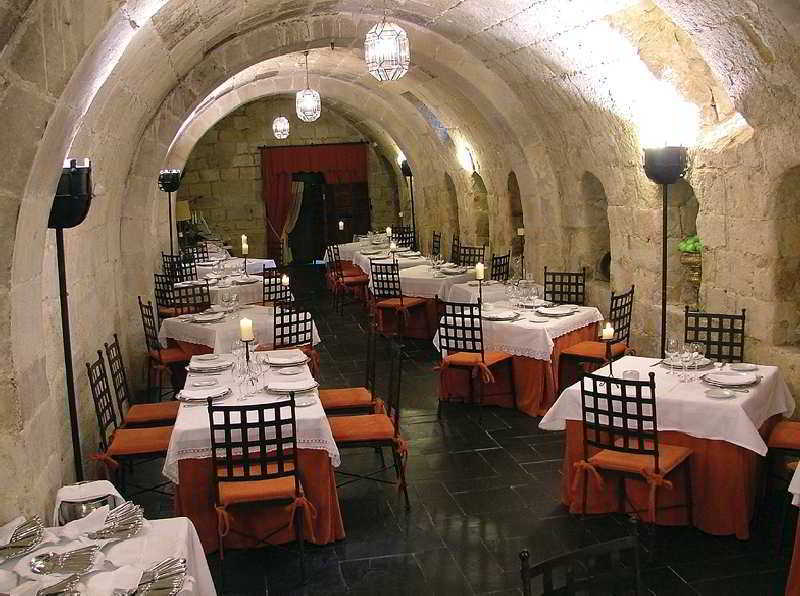 Posada Real Castillo Del Buen Amor Topas Restaurang bild