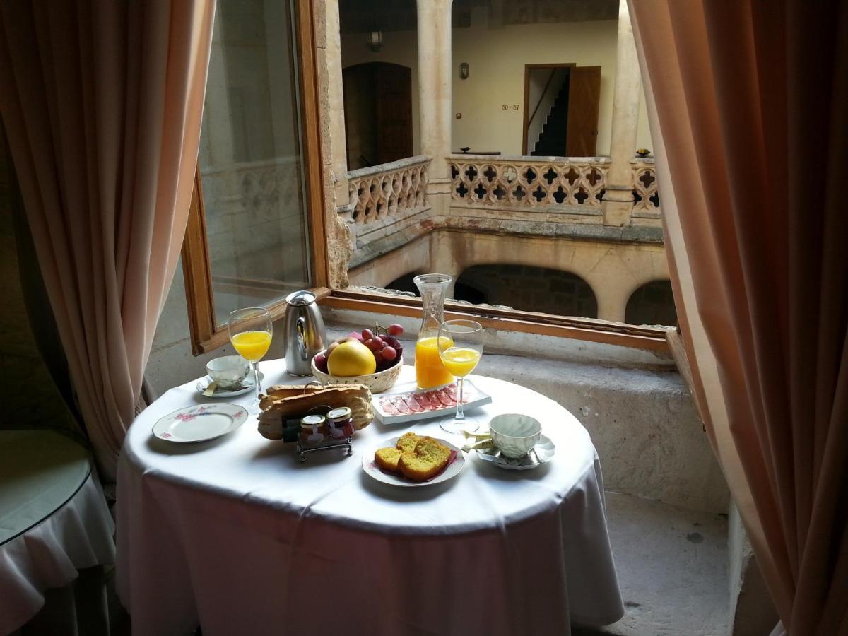 Posada Real Castillo Del Buen Amor Topas Exteriör bild